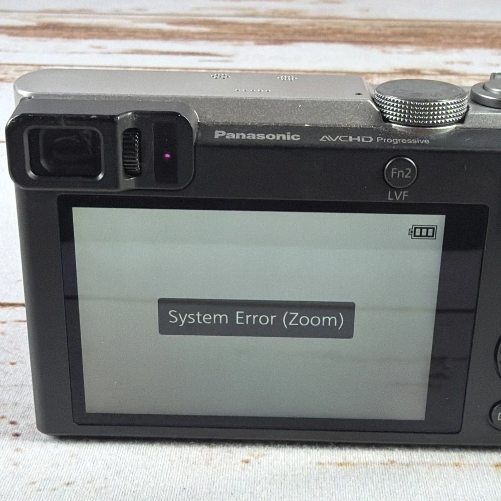Panasonic Lumix DMC-ZS50 Digital Camera Silver Lens Error w/ Battery & Charger